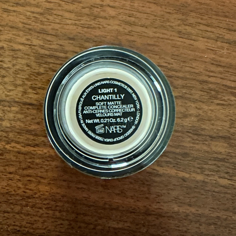 NARS Soft Matte Complete Concealer Chantilly Light 1